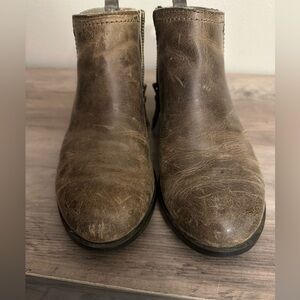 Sorel Lolla Casual Bootie - Women's-Pebble/Silver - Size 7 - discontinued style